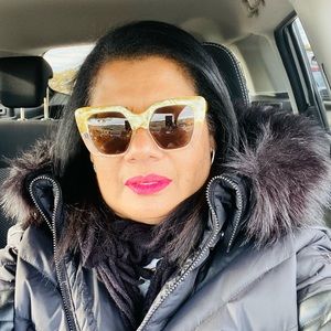 Meet your Posher, Salanieta